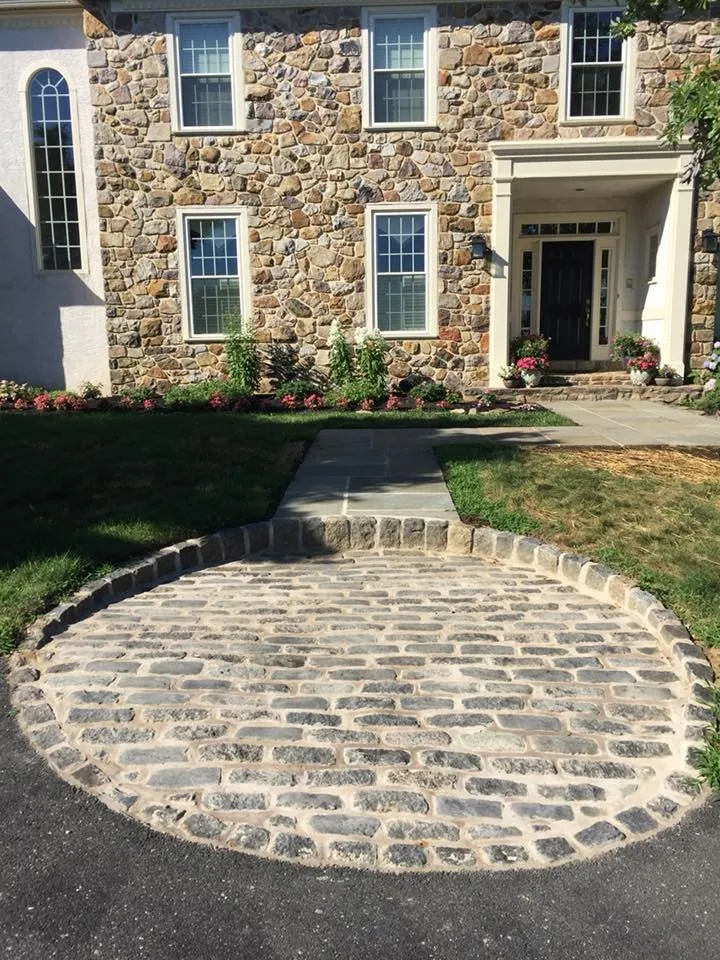Professional garden landscaping for residential properties across Ridley Park, PA - ET Landscaping
