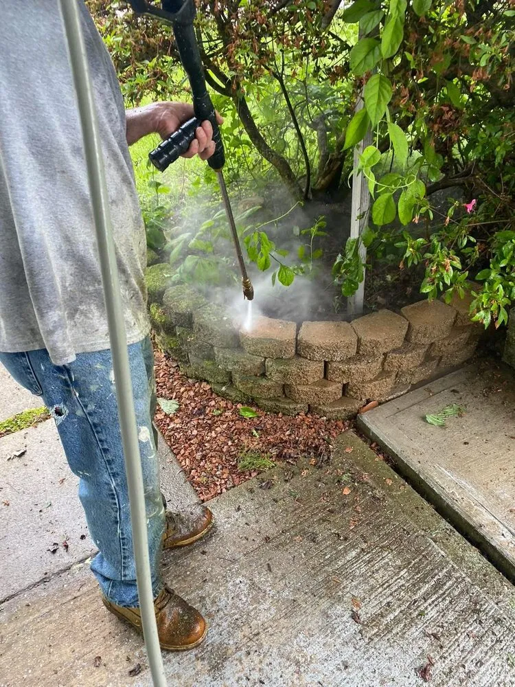 Local garden landscaping experts serving Derry, PA - E.T. Services