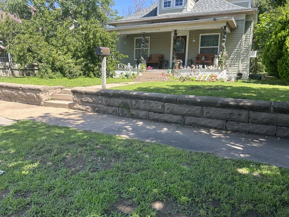 Custom landscape design experts serving Hutchinson, KS - Etienne Mowing