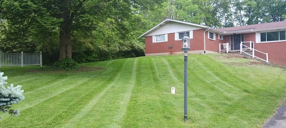 Top-rated garden landscaping in Springfield, OH by ET's Lawn Maintenance & Landscaping