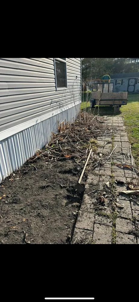 Custom landscaping services in Felton, DE by Ets Lawncare and More