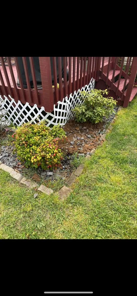 Local yard maintenance for beautiful yards in Felton, DE by Ets Lawncare and More