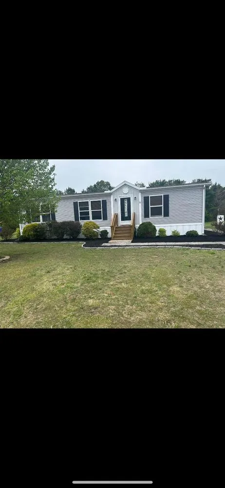 Local lawn care service for year-round maintenance in Felton, DE by Ets Lawncare and More