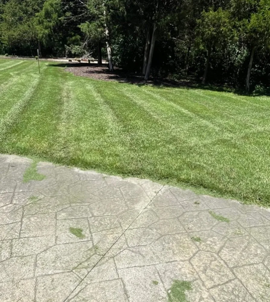 Top-rated residential landscaping in Springfield, MO - ET's Lawncare and More