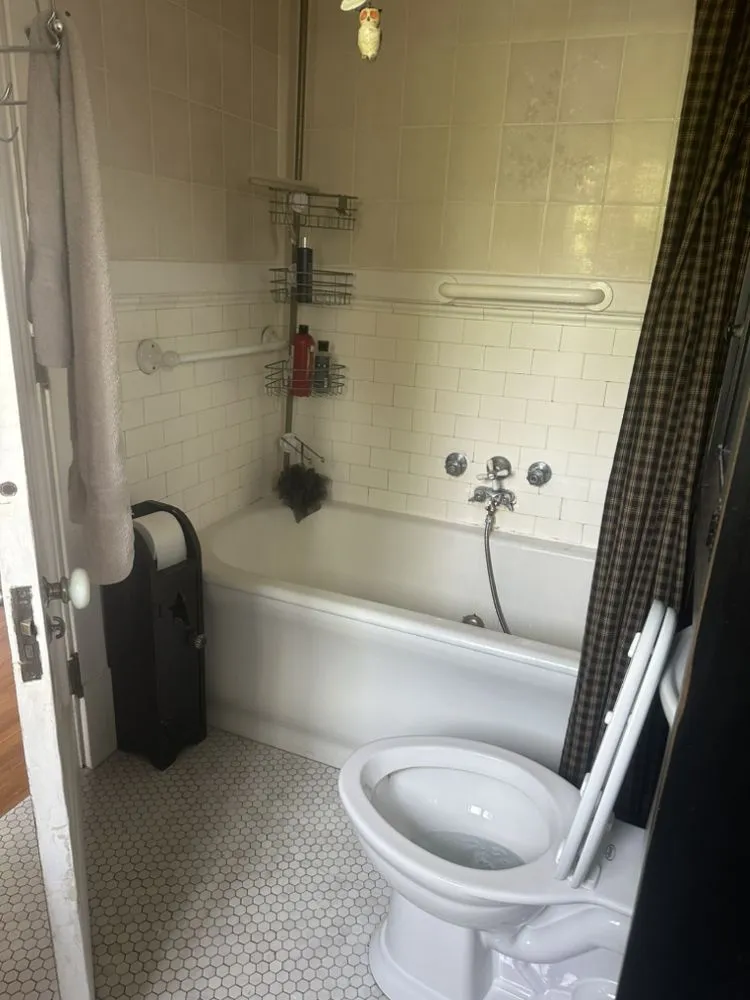 Top-rated yard maintenance for outdoor upgrades across Terre Haute, IN - Etta’s crew cleaning service