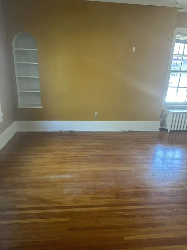 Reliable lawn mowing service for beautiful yards in Terre Haute, IN by Etta’s crew cleaning service