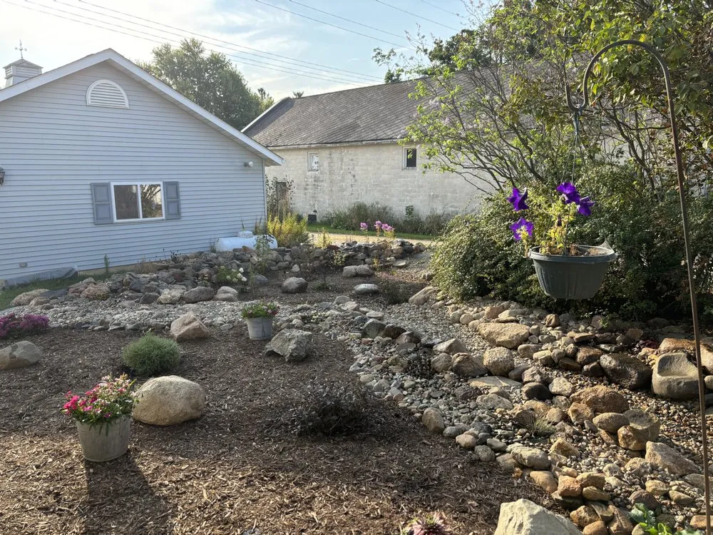Local residential landscaping for beautiful yards in Anamosa, IA by Etten Greens