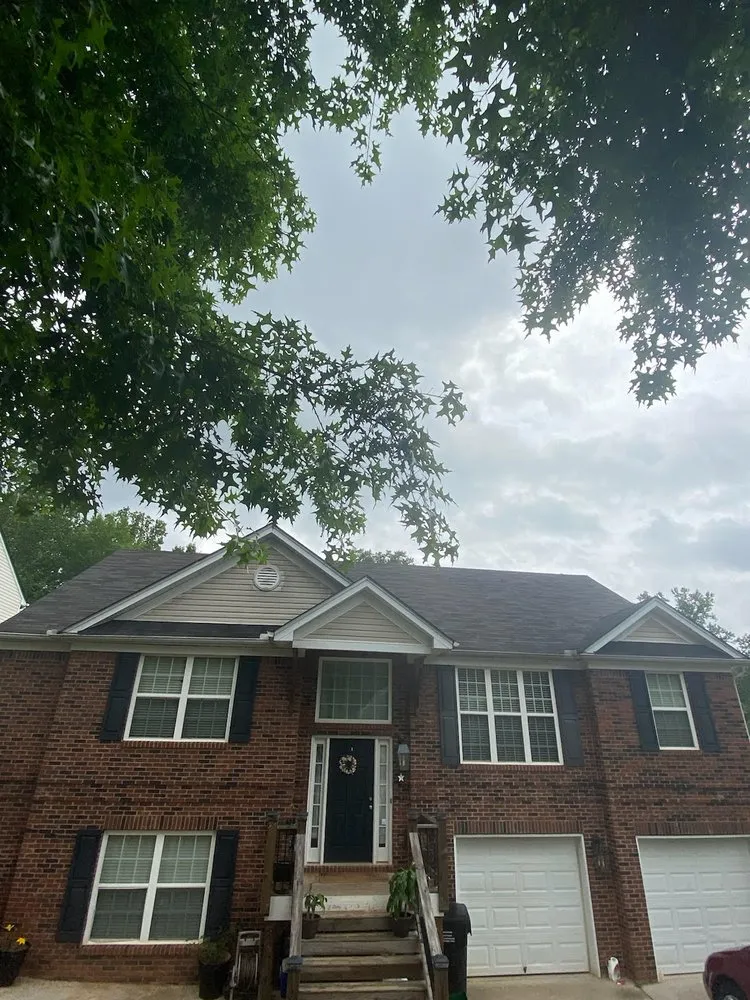 Top-rated lawn care service with custom design in Sugar Hill, GA by Eugenio Rosas Cleaning Service