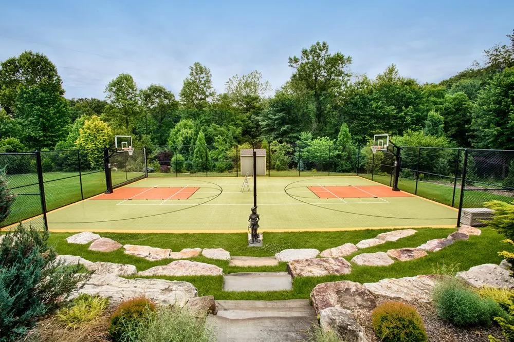 Professional lawn care service experts serving Lutherville, MD - European Landscapes and Design