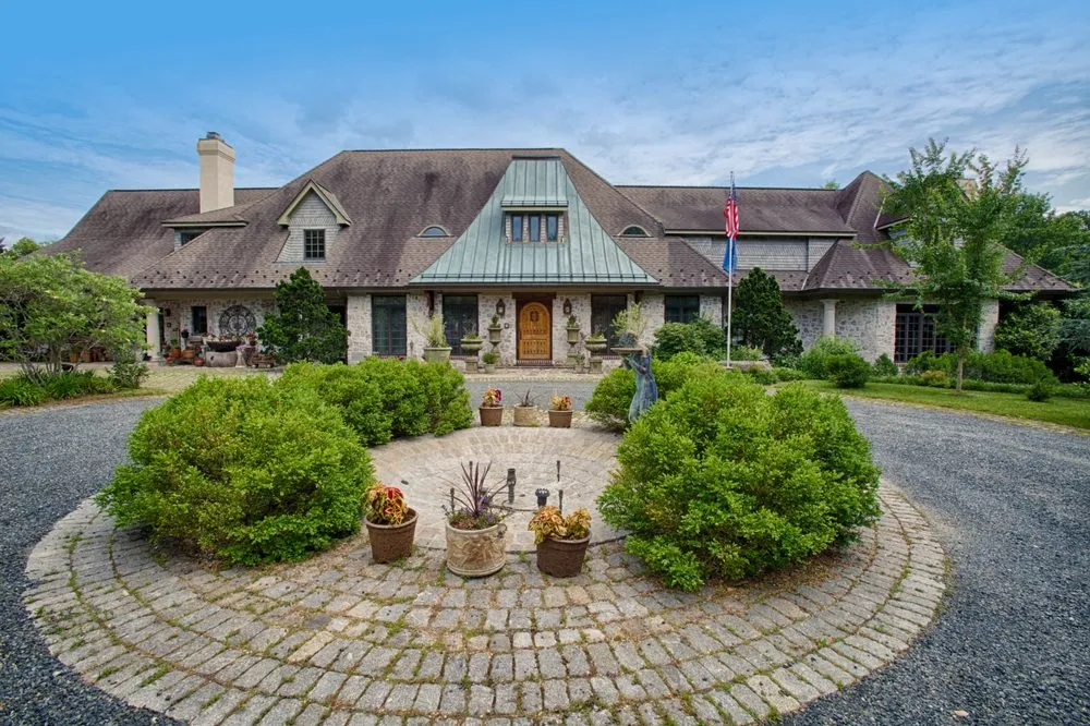 Professional lawn mowing service in Lutherville, MD by European Landscapes and Design