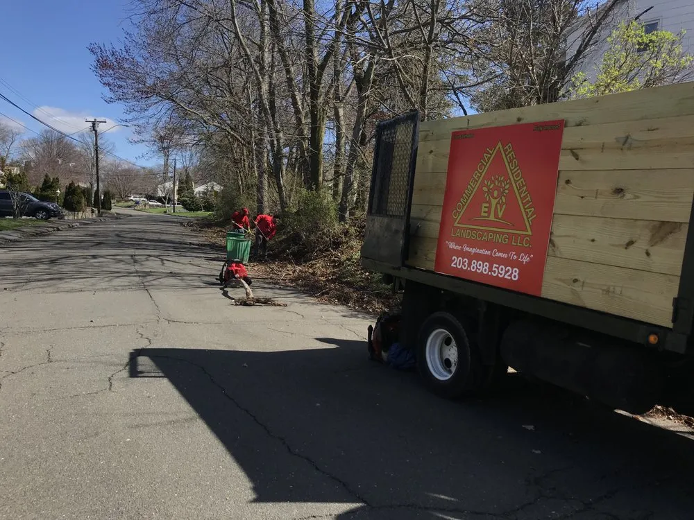 Professional lawn care service experts serving Stamford, CT - EV Landscaping