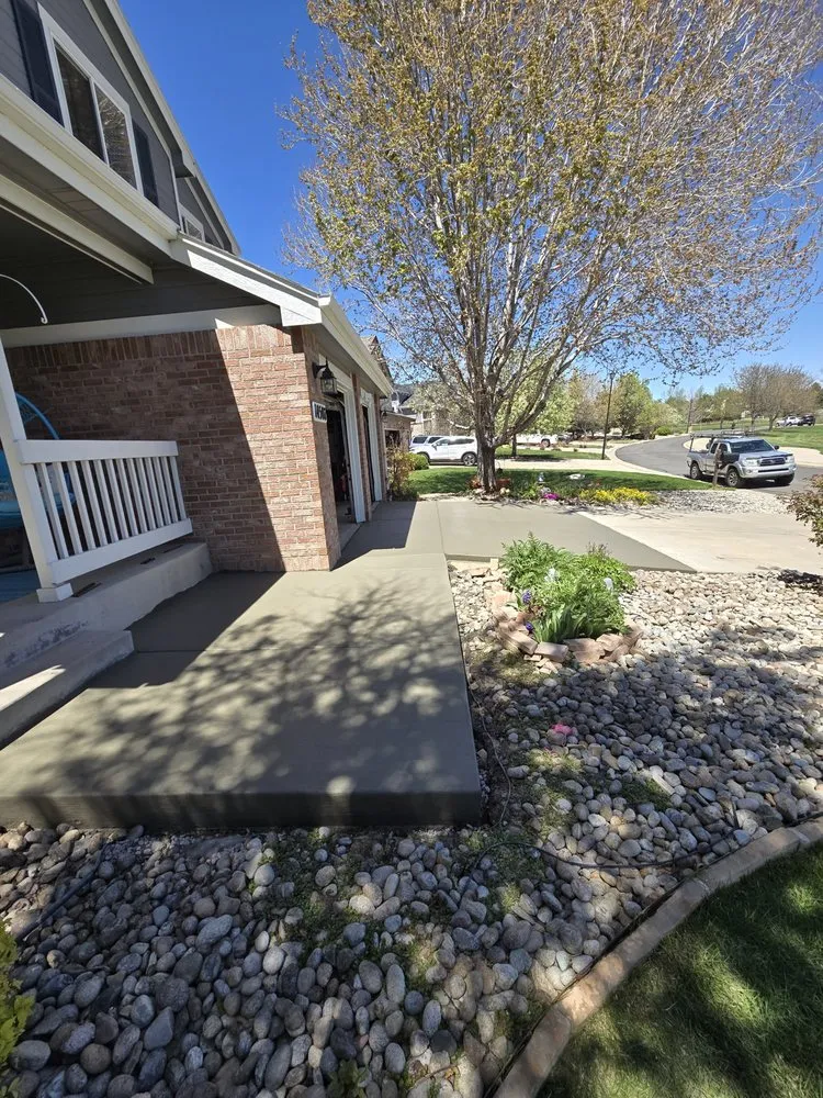 Professional yard maintenance in Denver, CO by EV Vicion Landscape Y Concrete