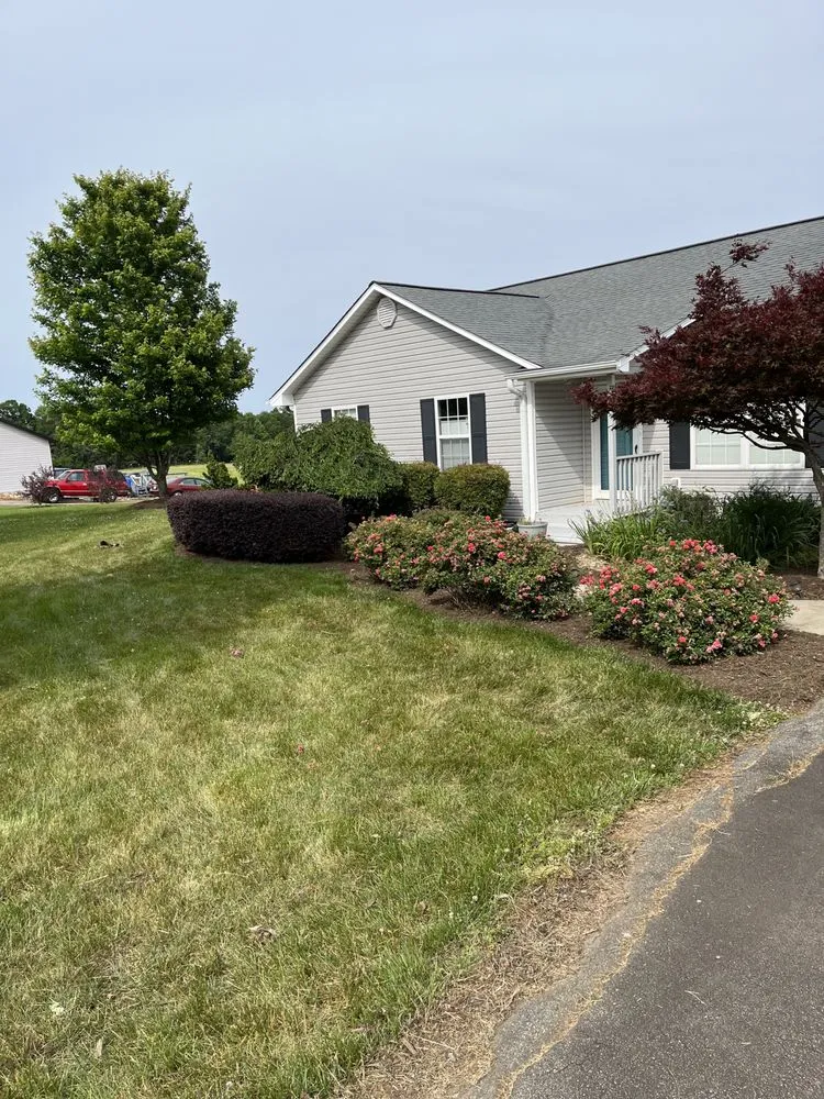 Expert yard maintenance in Hickory, NC - Evan Hefner Landscaping