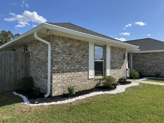 Evans Landscaping And Lawn Care Logo