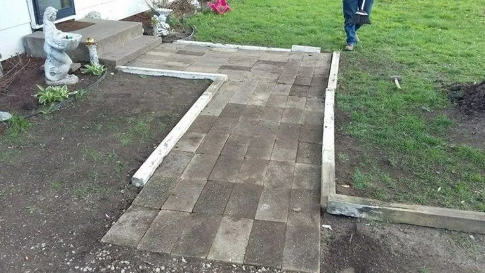 Reliable landscaping services experts serving Streator, IL - Evans Landscaping and Removal