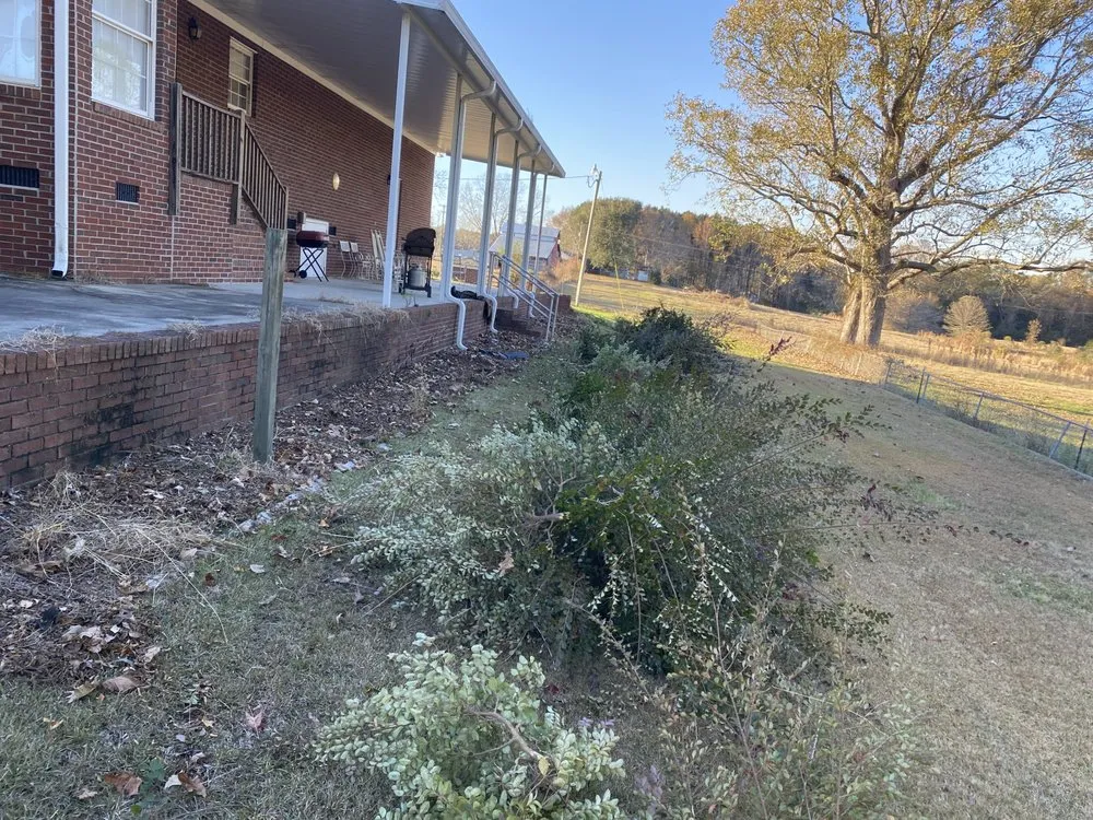 Custom lawn mowing service in Lynchburg, SC - Evans landscaping