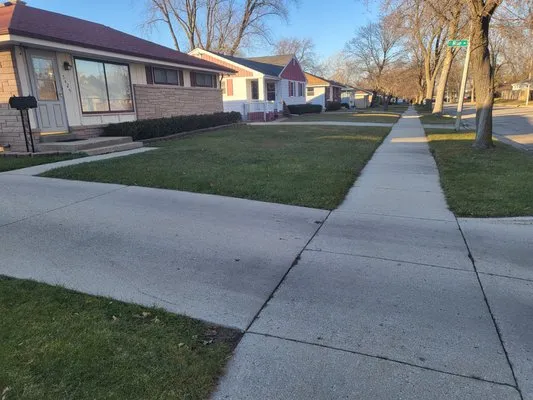 Evans Lawn Care & Snow Removal Logo