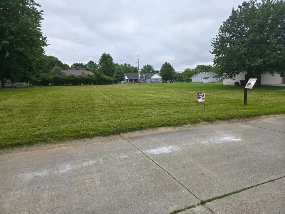 Custom residential landscaping in Anderson, IN by Evans Lawn Care