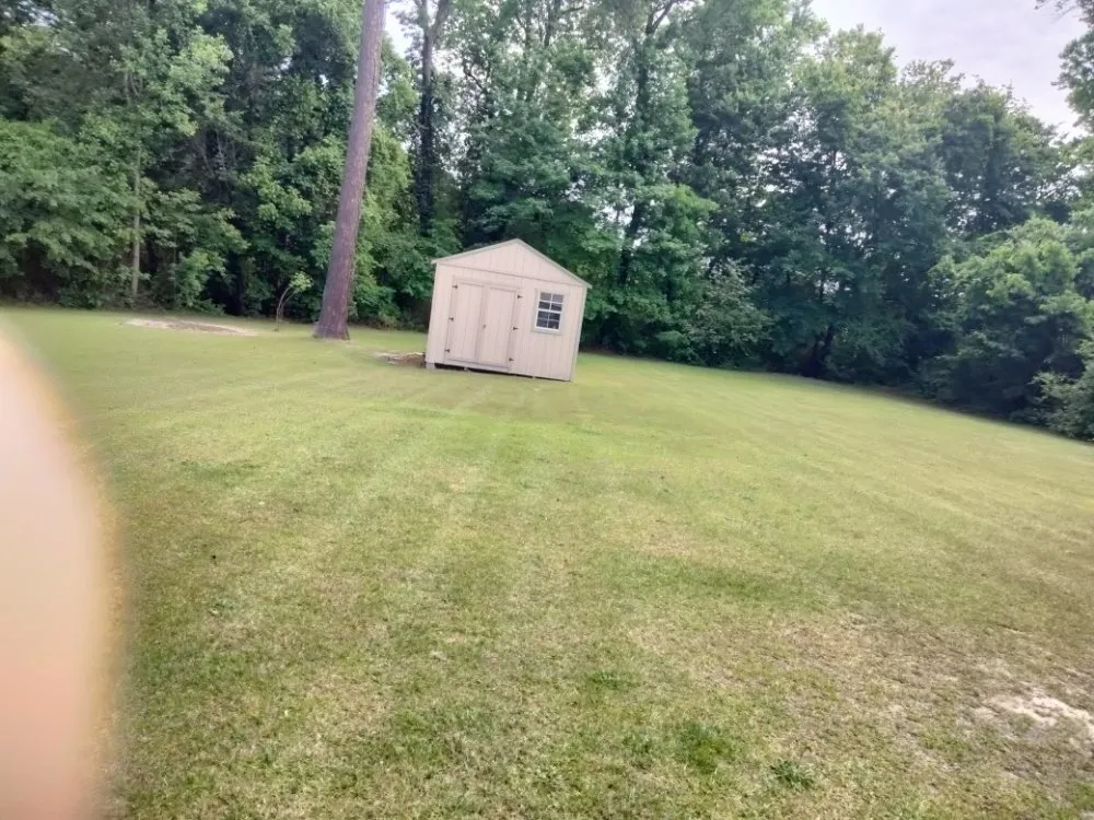 Affordable lawn mowing service in Darlington, SC - Evans Lawn Service