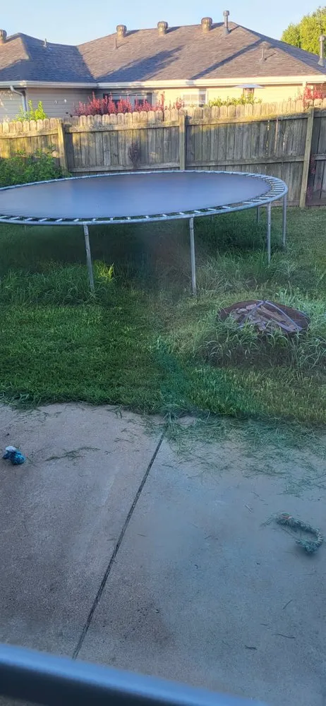 Custom lawn care service in Nixa, MO by Evans Push Mowing