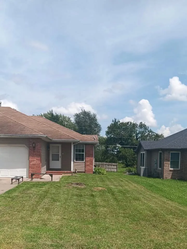 Local lawn care service near you across Nixa, MO - Evans Push Mowing