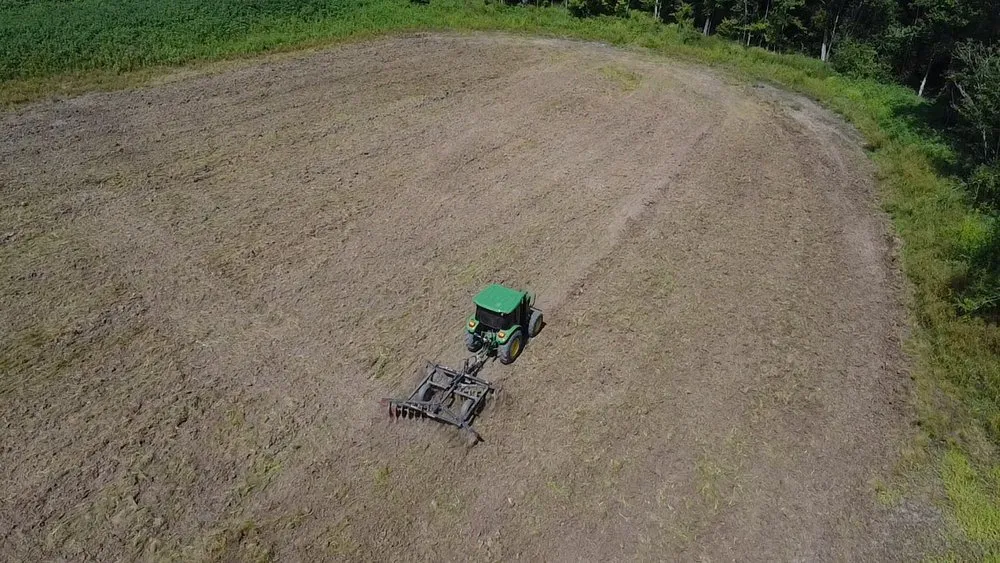 Expert lawn care service in Yazoo City, MS by Evans Tractor Service