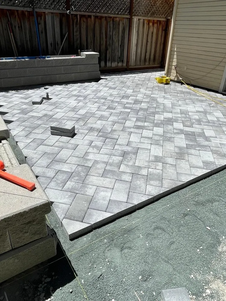 Custom landscaping services in Evanston, IL by Evanston Landscaping