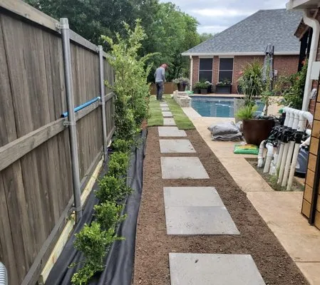 Evelyn Landscaping Logo