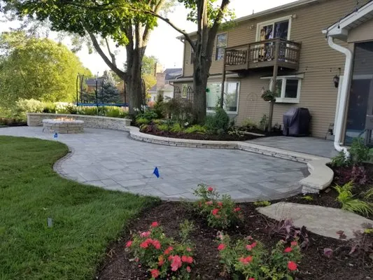 Ever Green Tree Services & Landscaping Logo