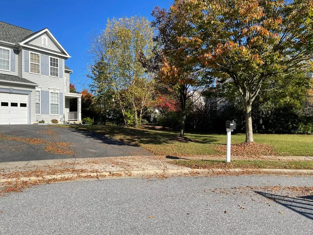 Reliable yard maintenance with custom design in Glen Burnie, MD by Ever Lawn Care