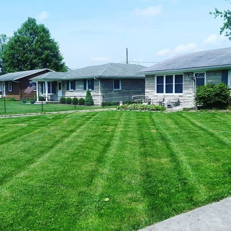Affordable lawn mowing service experts serving Hanover, IN - Everage Lawn Care