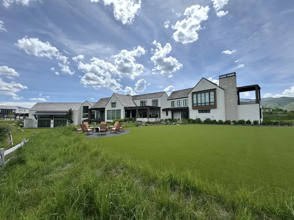 Custom outdoor landscaping in West Jordan, UT by Everblade Designs