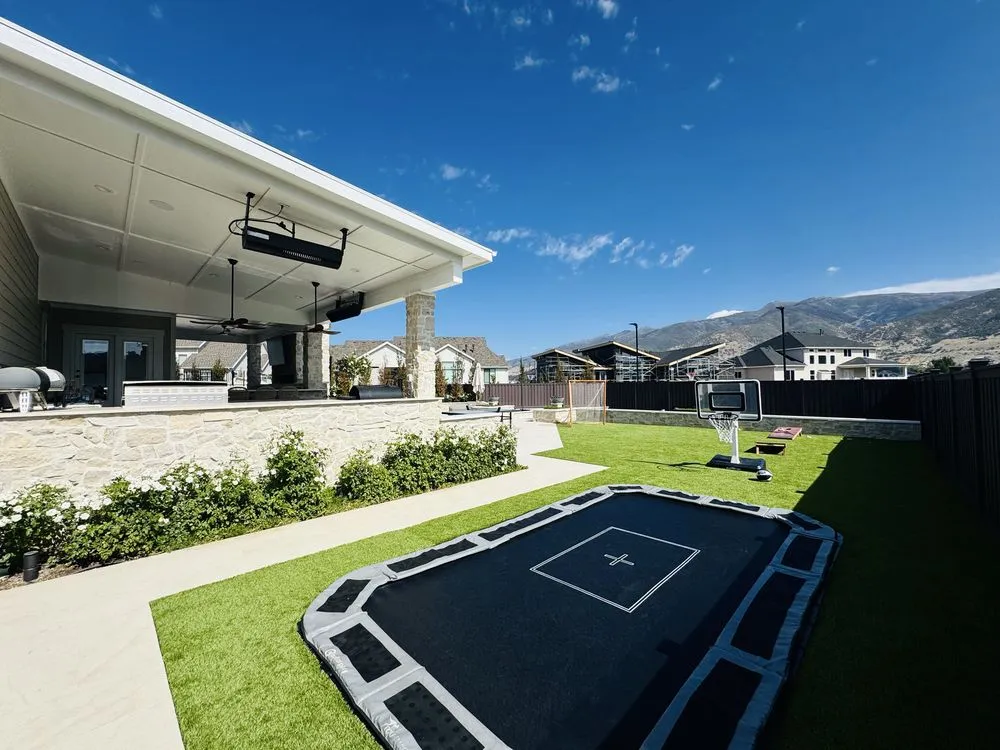 Custom garden landscaping in West Jordan, UT by Everblade Designs