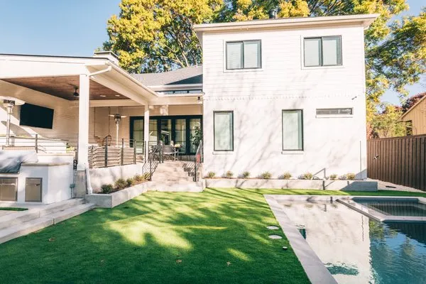 Everbloom Landscape Logo