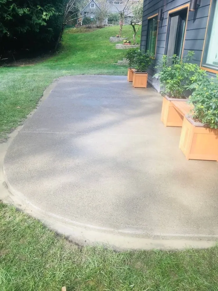 Professional lawn care service experts serving Seattle, WA - Everest Landscaping Services