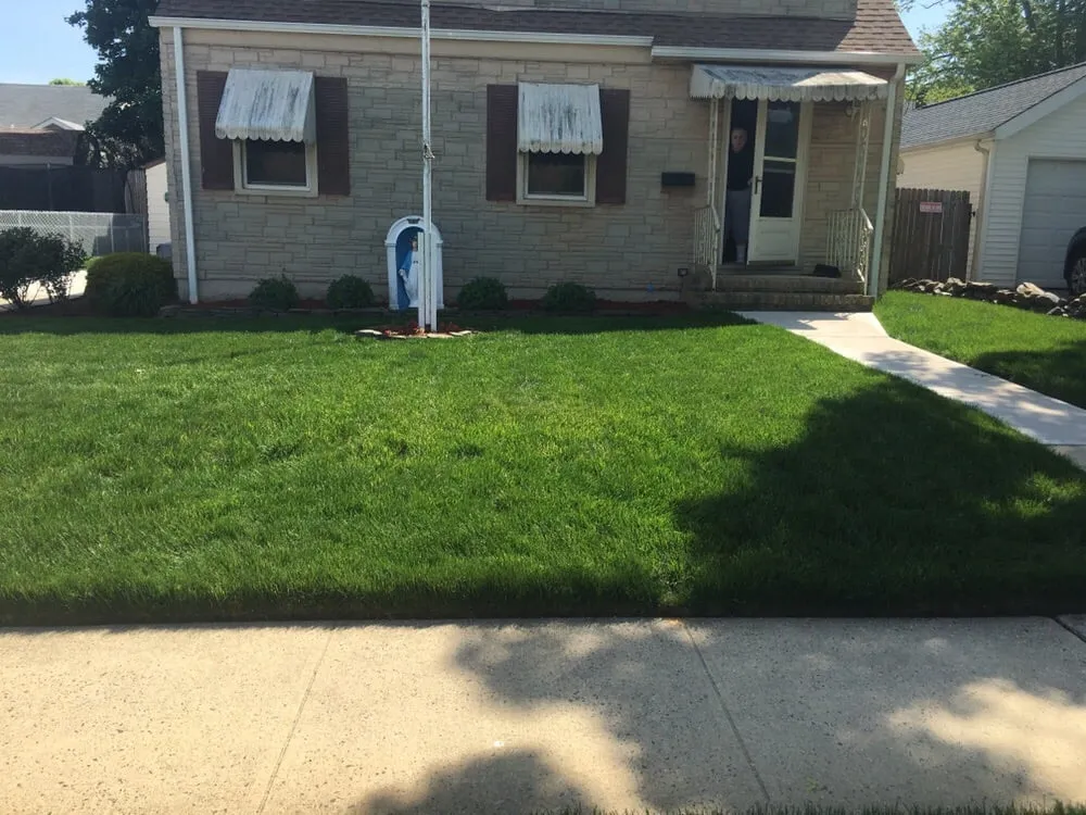 Expert lawn mowing service in Monroe Township, NJ - Everest Lawn Service