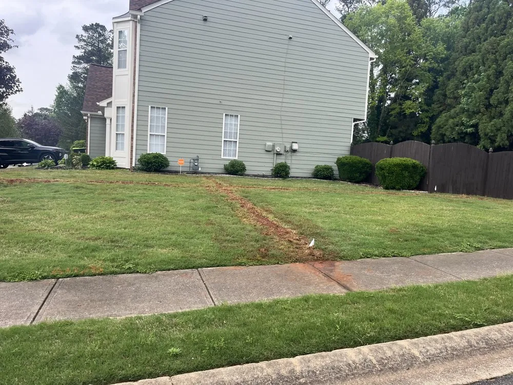 Custom outdoor landscaping in Cartersville, GA by Everest Lawns And Scapes