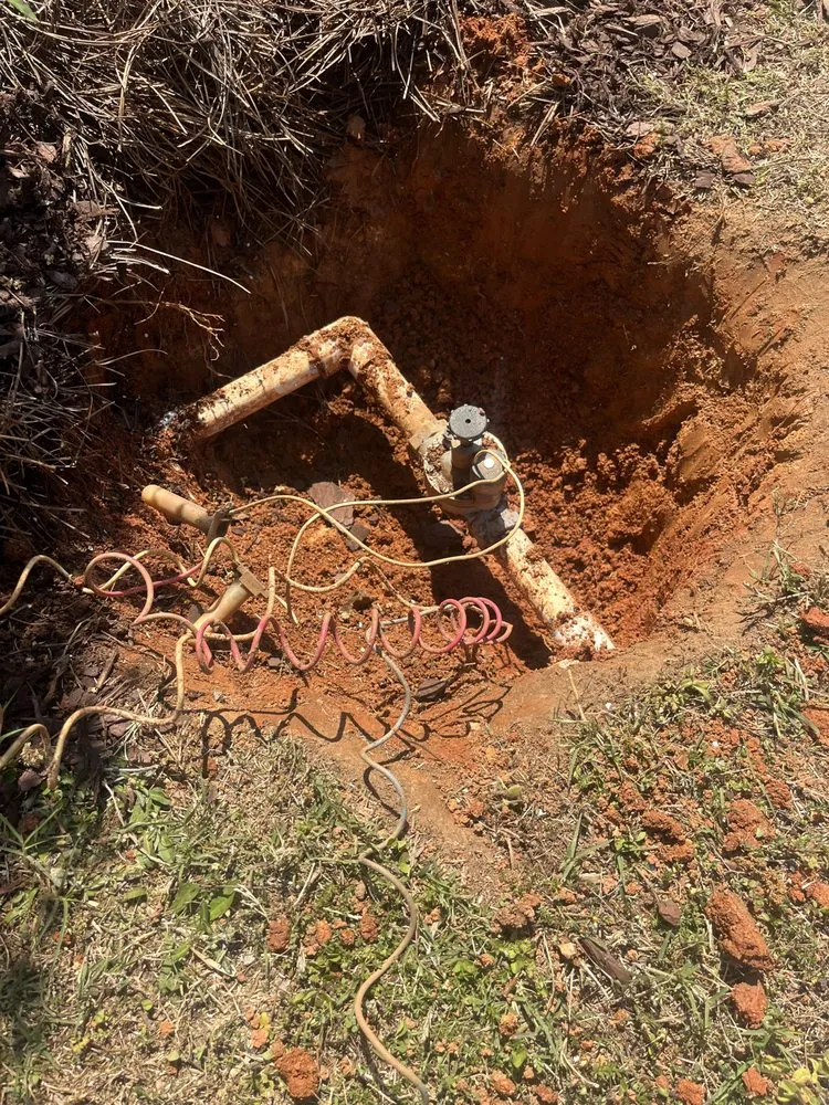 Local lawn mowing service in Cartersville, GA by Everest Lawns And Scapes