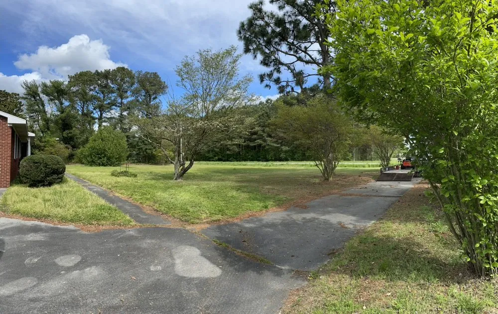 Professional garden landscaping for residential properties across Snow Hill, NC - Everette’s Landscaping & Lawn Care