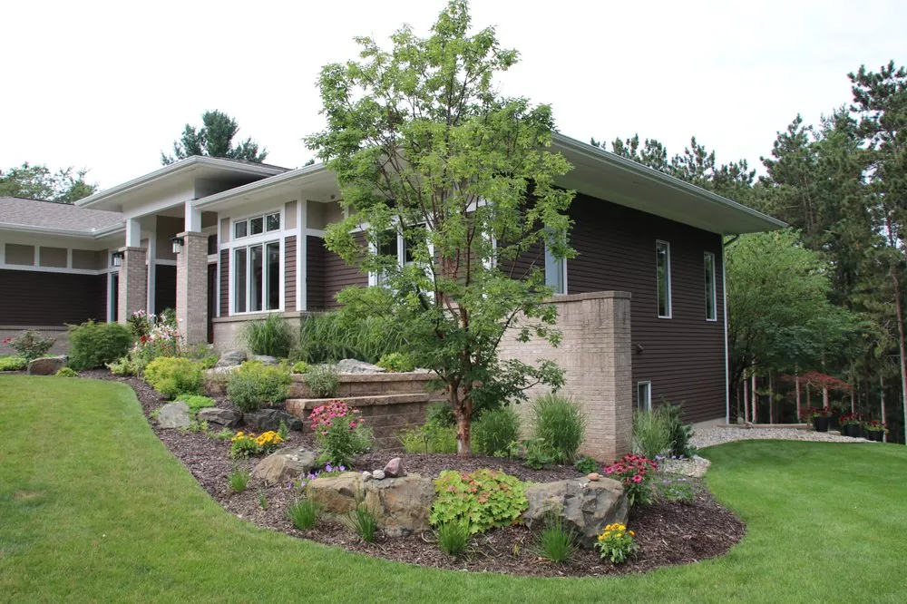 Reliable residential landscaping with custom design in Grand Rapids, MI by Everett's Landscape Management