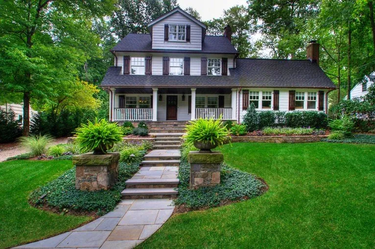 Professional yard maintenance for homes across Inwood, NY - Evergreen Designs Landscape