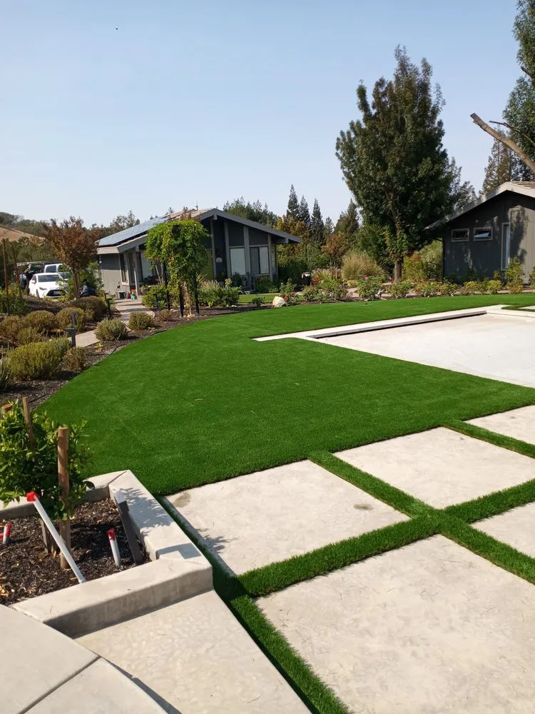 Professional outdoor landscaping for year-round maintenance across Antioch, CA - Evergreen Garden Company