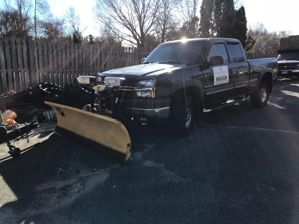 Reliable lawn care service in Shelton, CT - Evergreen Garden Design