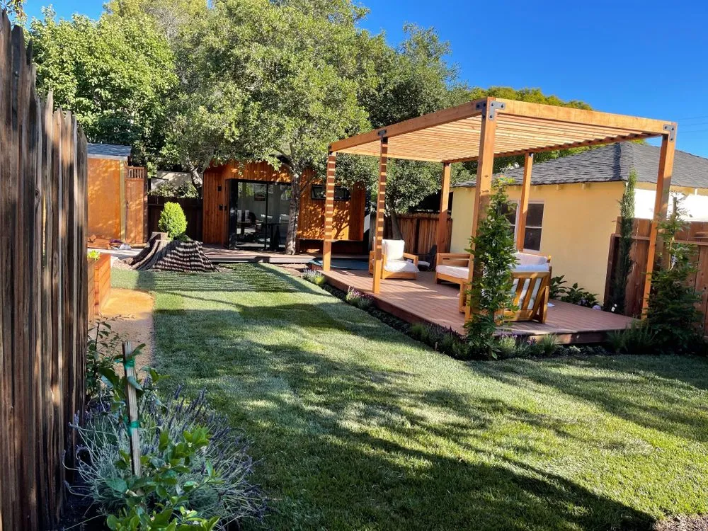 Professional lawn care service in Oakland, CA by Evergreen Gardening