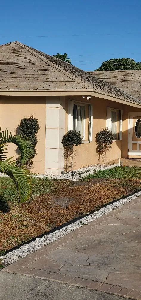 Top-rated garden landscaping experts serving Fort Lauderdale, FL - Evergreen Greenery