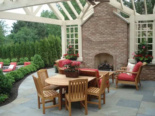 Top-rated yard cleanup service in Hampshire, IL - Evergreen Landscape Associates LLC