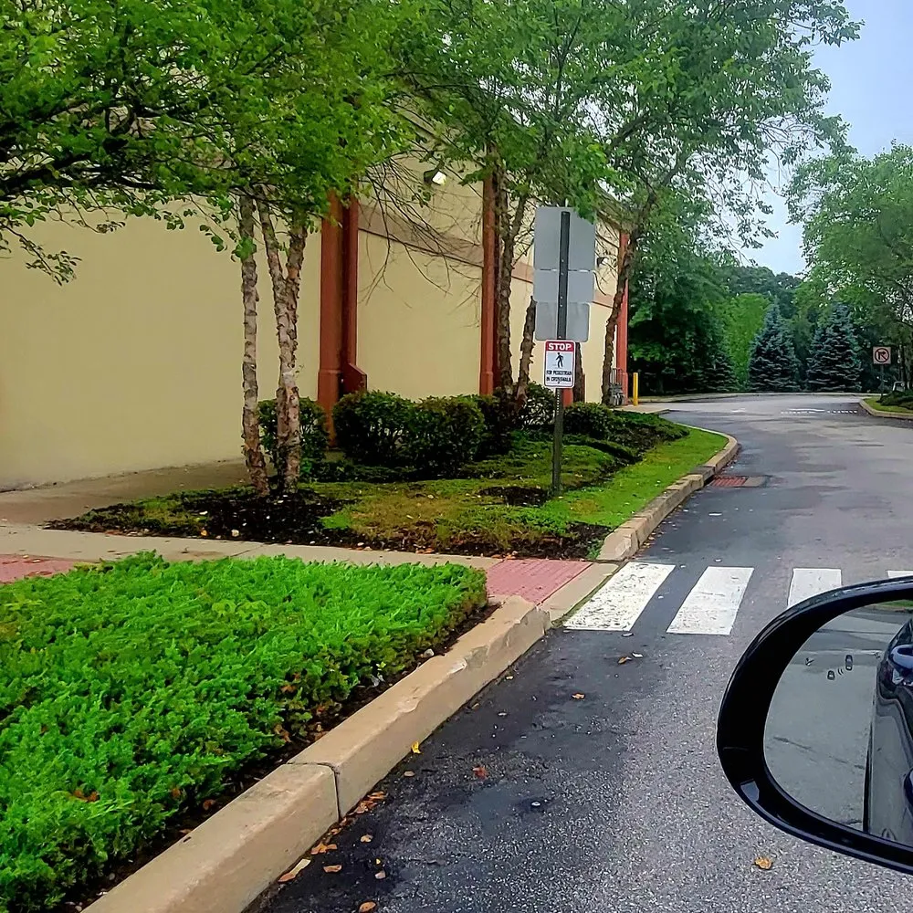 Local lawn care service for homes in waterford, CT by Evergreen Landscape