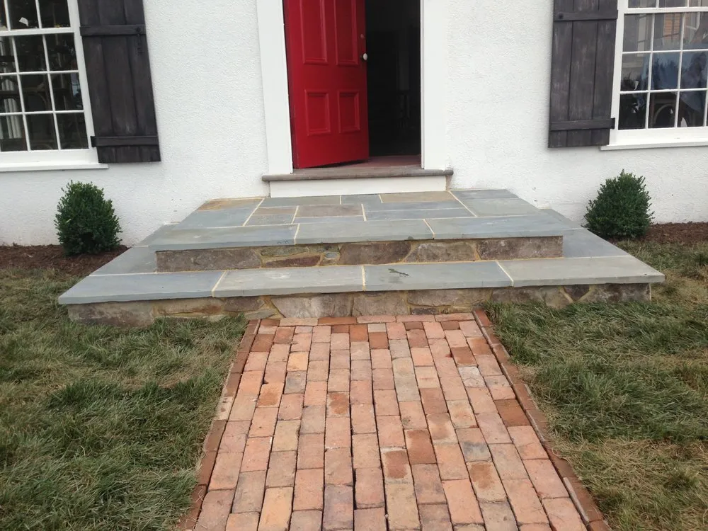 Custom residential landscaping in Hillsboro, VA by Evergreen Landscapes