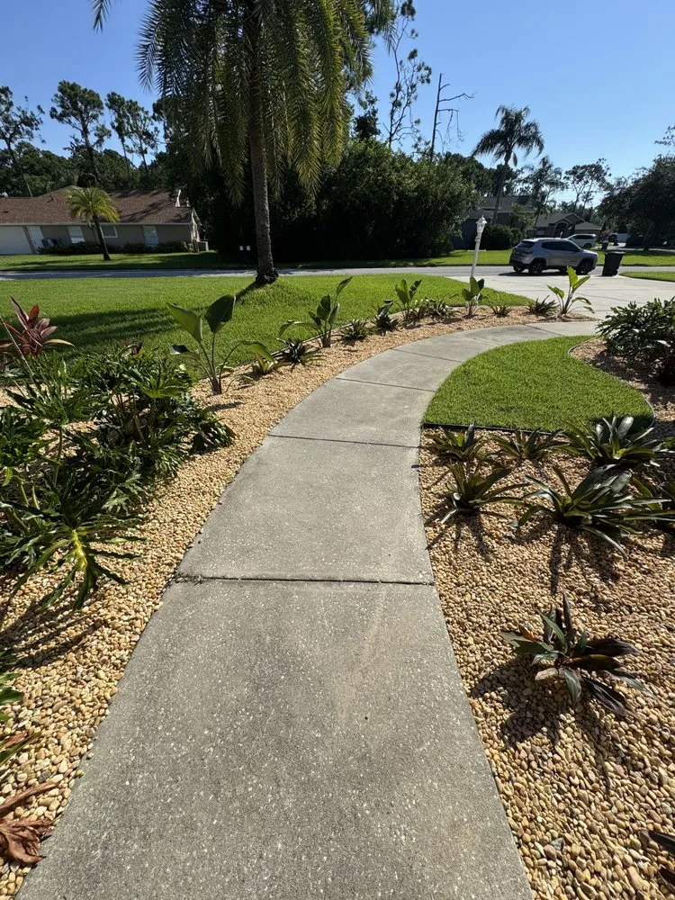 Reliable garden landscaping in Palm Coast, FL by Evergreen Landscapes