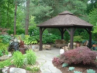 Top-rated yard cleanup service for beautiful yards across Holland, MI - Evergreen Landscaping